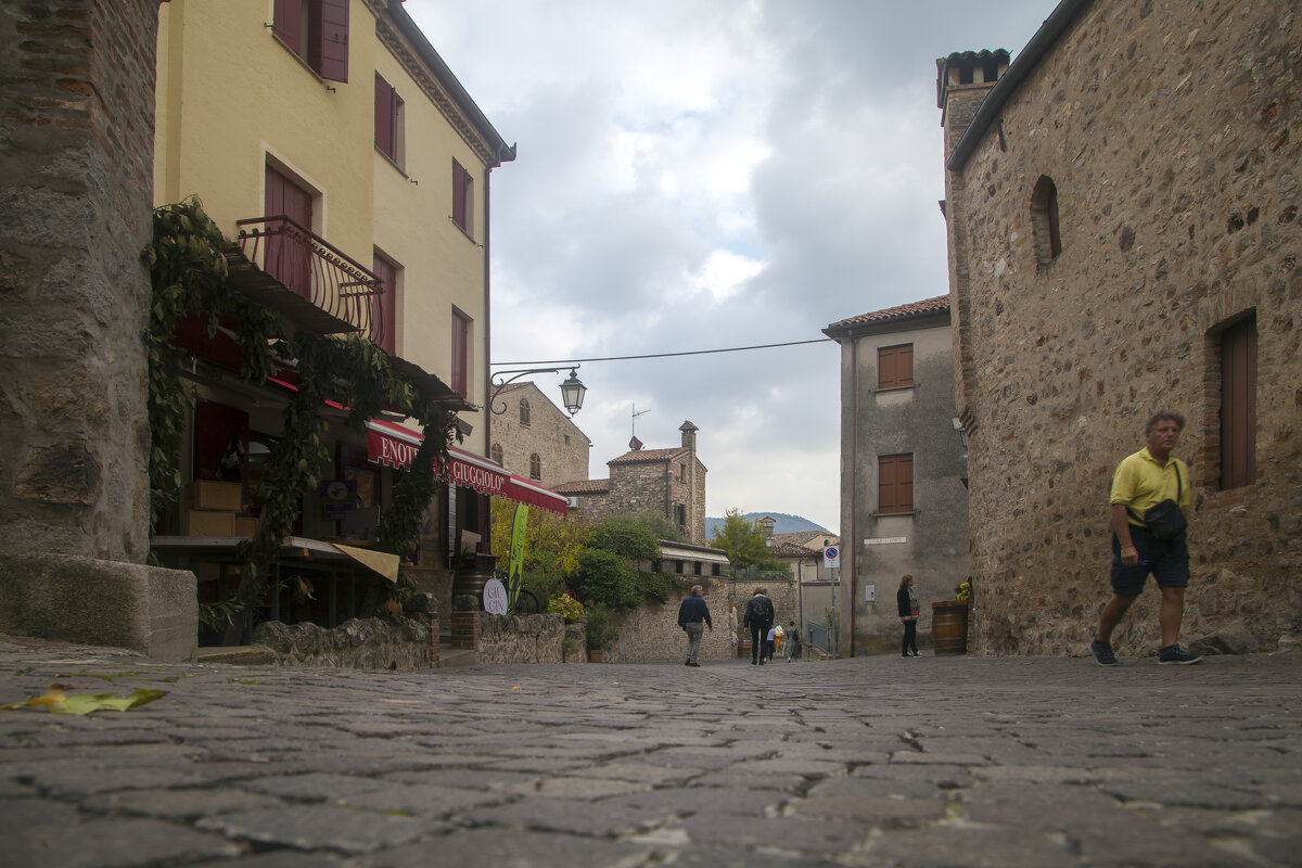 Борго Аркуа Петрарка - Сергей Борго Аркуа Петрарка - Сергей