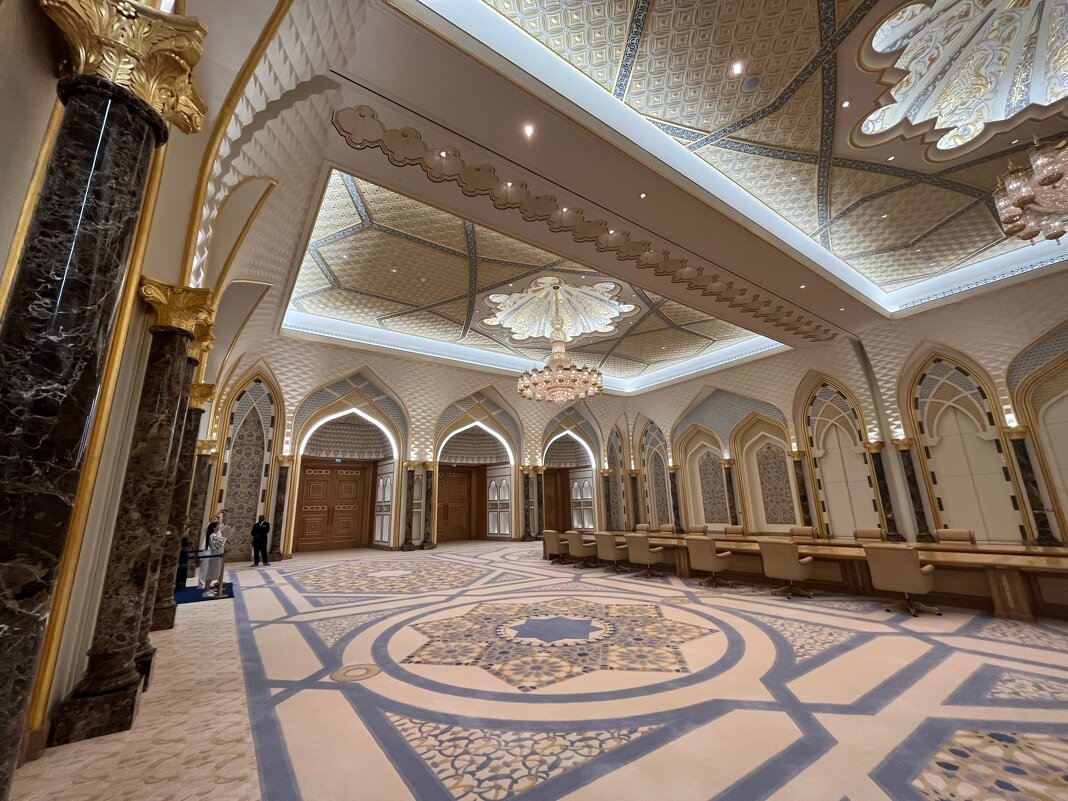 Дворец Qasr Al Watan в Абу-Даби (зал заседаний) - Малик Рамазанов