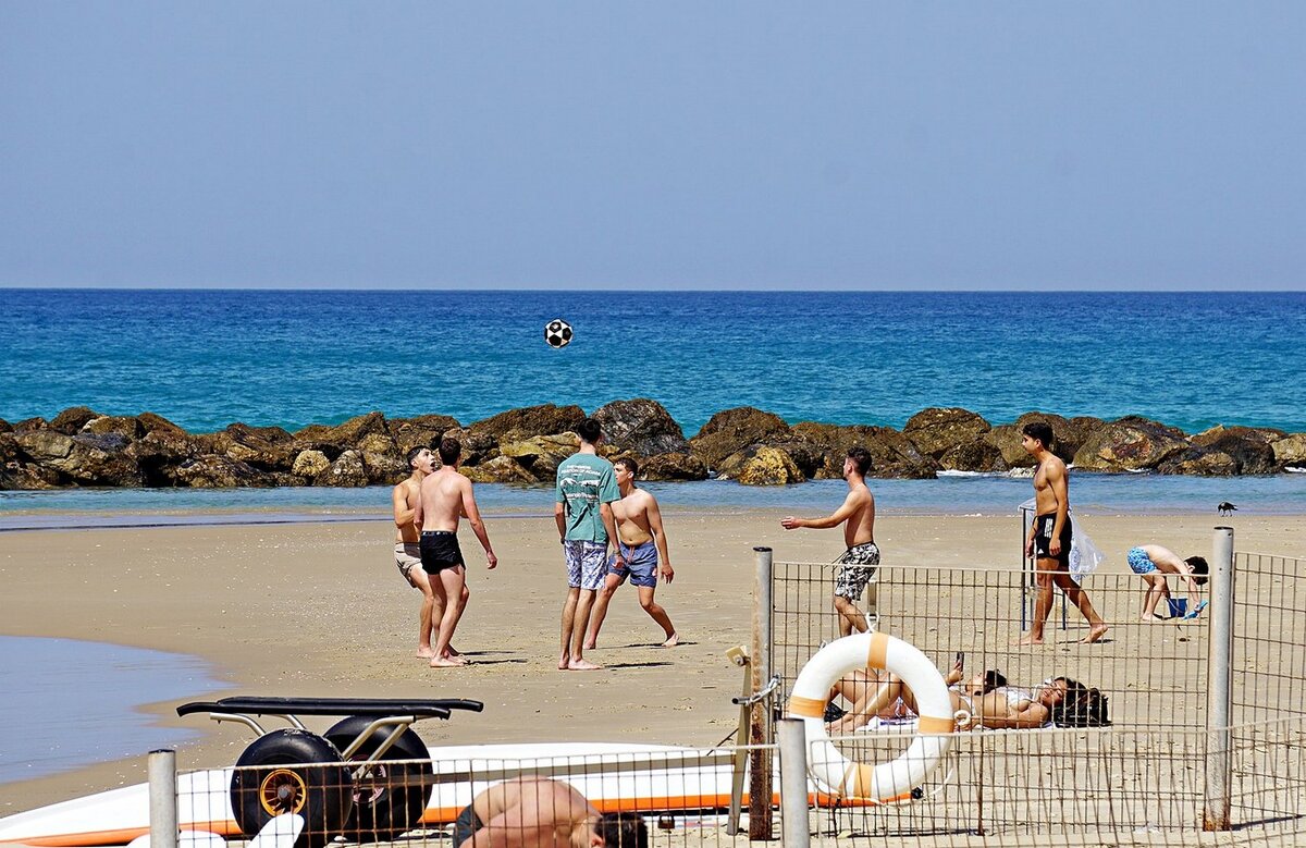 пляжные развлечения - Александр Корчемный