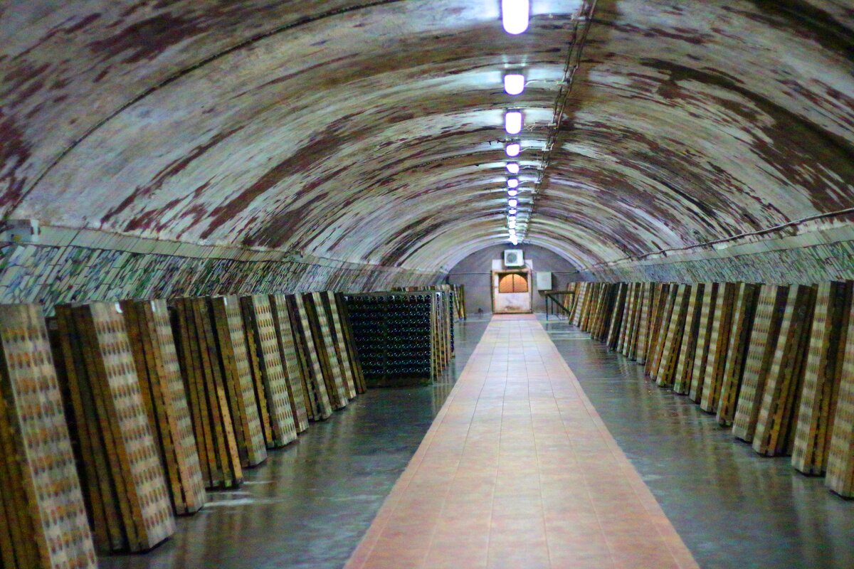 Завод шампанских вин Абрау Дюрсо - Андрей Л. В. Завод шампанских вин Абрау Дюрсо - Андрей Л. В.