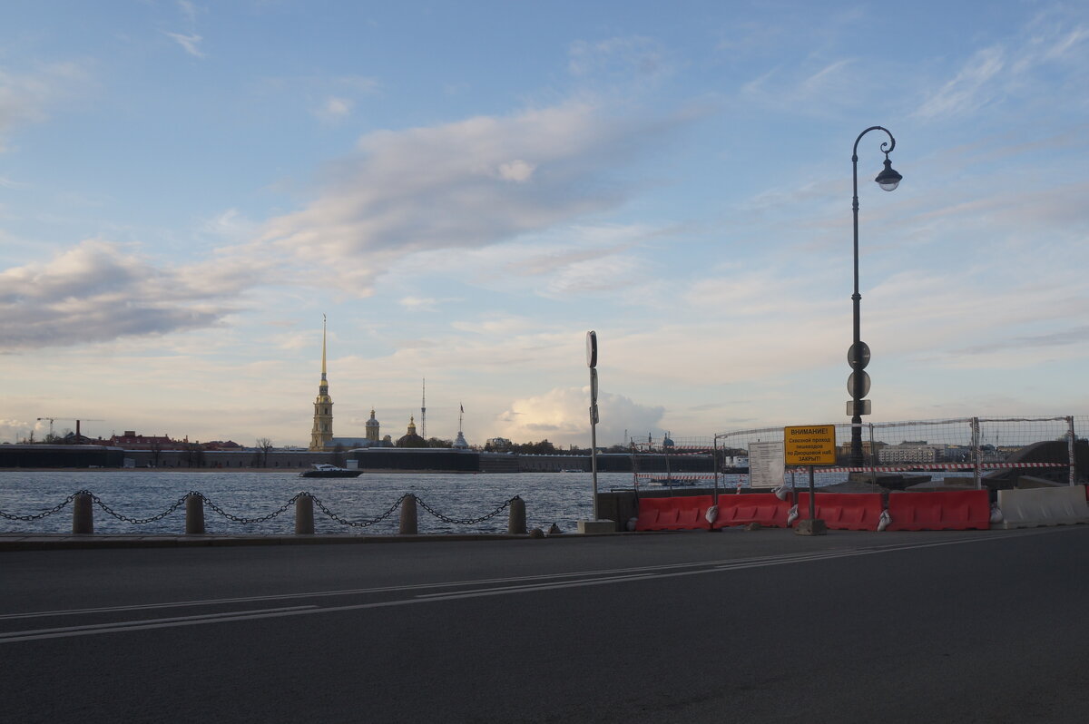 ВНИМАНИЕ! Сквозной проход пешеходов по Дворцовой набережной ЗАКРЫТ! - zavitok * ВНИМАНИЕ! Сквозной проход пешеходов по Дворцовой набережной ЗАКРЫТ! - zavitok *