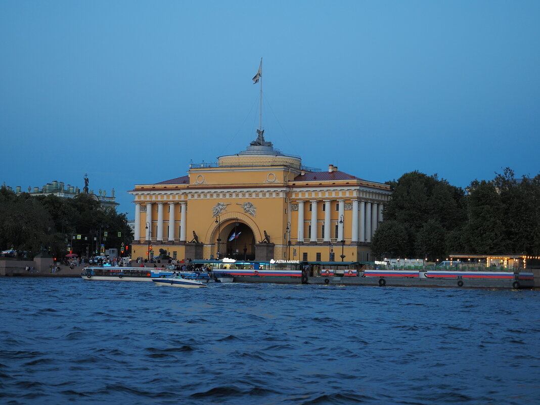 Из вечерней прогулки по Неве. - Евгений Седов Из вечерней прогулки по Неве. - Евгений Седов
