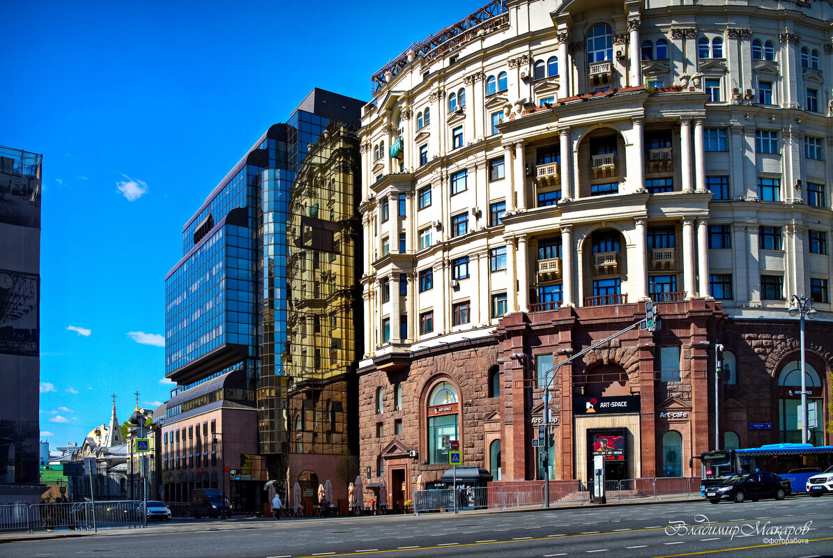 "На Тверской солнечно"© - Владимир Макаров