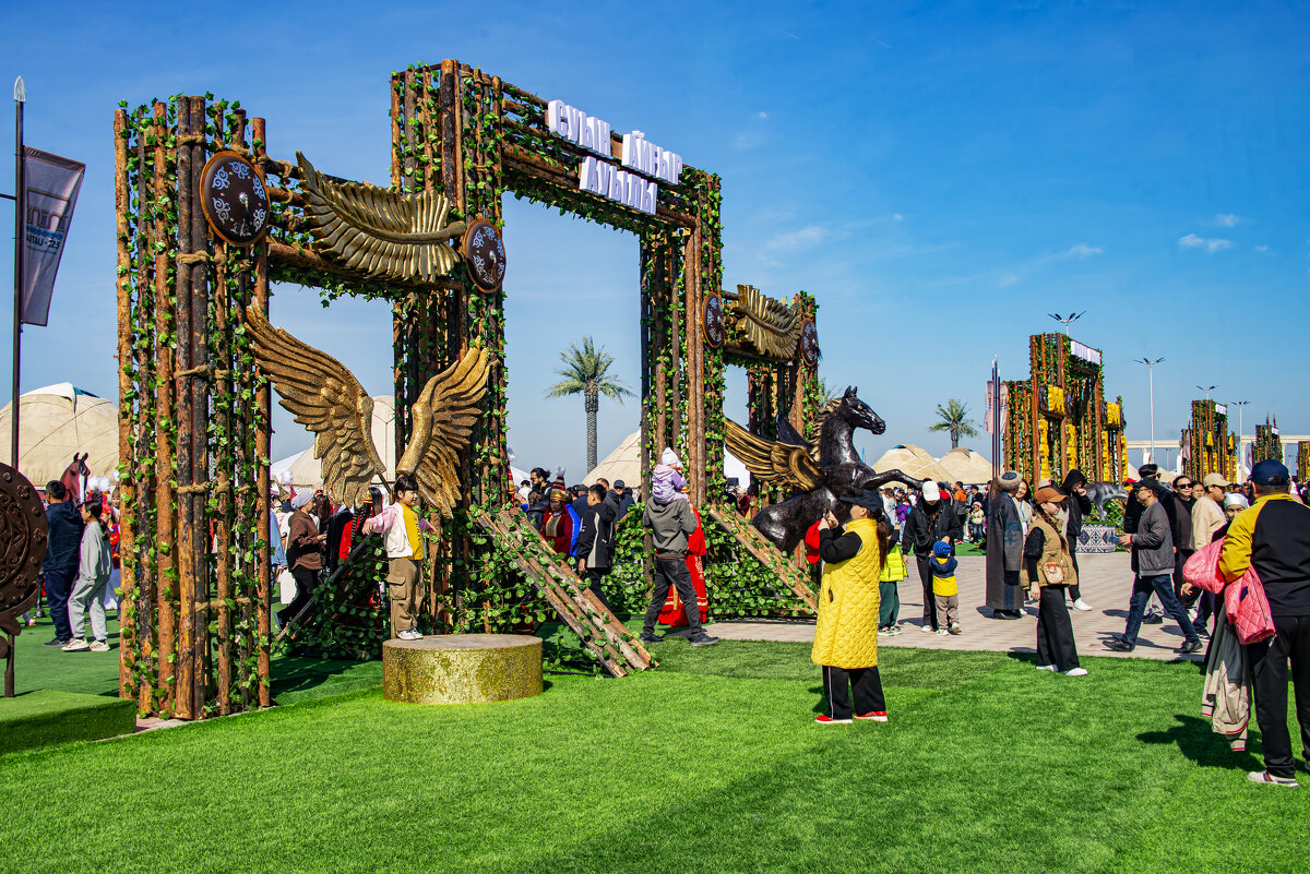 На площади! - Анатолий Чикчирный