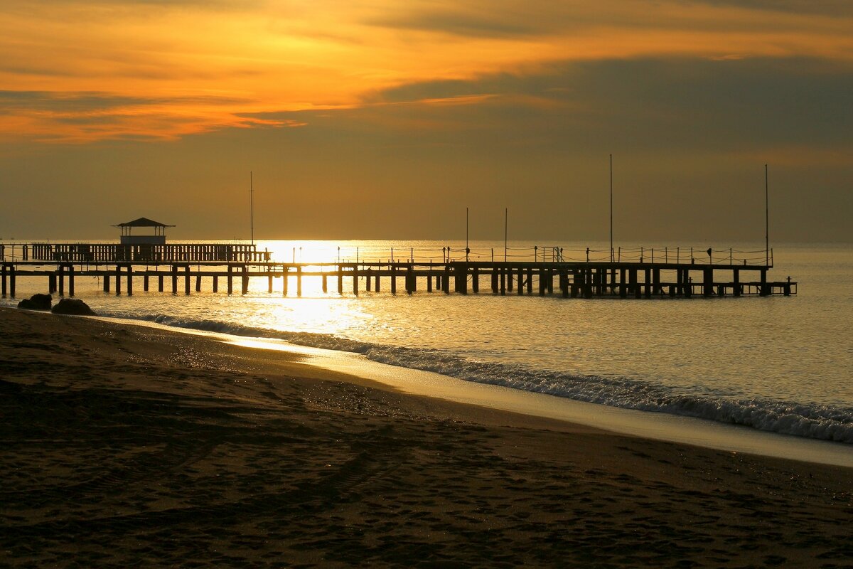 Утро в Ларе - Юрий. Шмаков