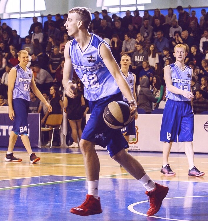 Атака - Андрей Хлопонин Атака - Андрей Хлопонин