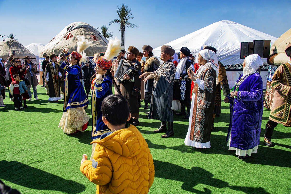 Танец - Анатолий Чикчирный