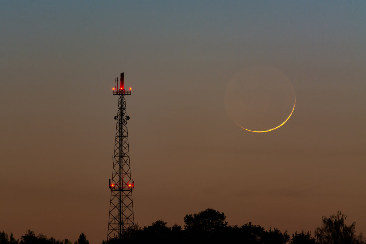 ну очень "молоденькая" Луна - Виталий Емельянов