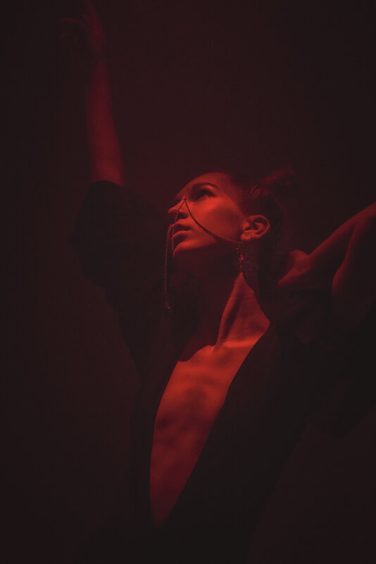 Танцы в красном - Джованни Луче Танцы в красном - Джованни Луче