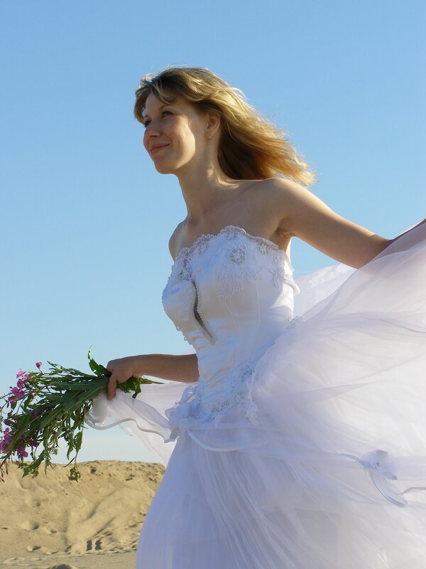 Кадр из ролика Невеста в Каракуме. - Николай ntv