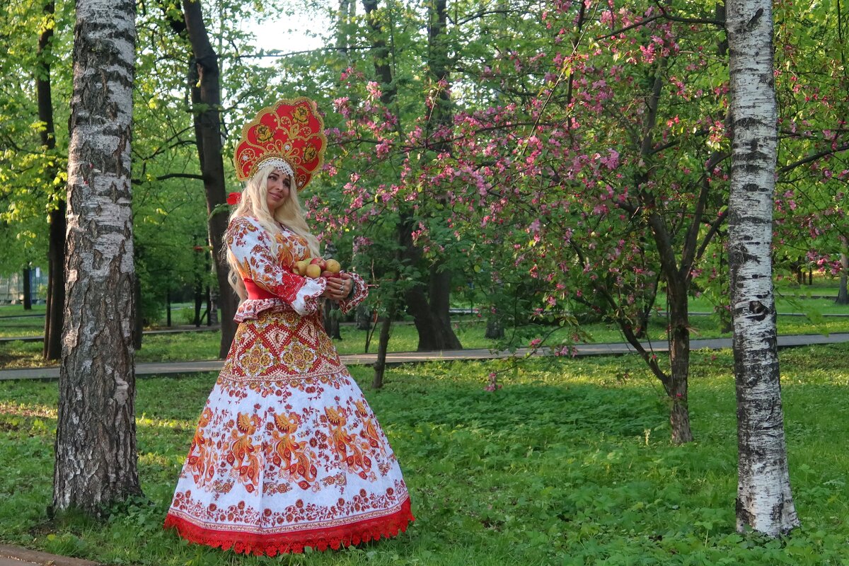 Кому яблочка? - Дмитрий И_