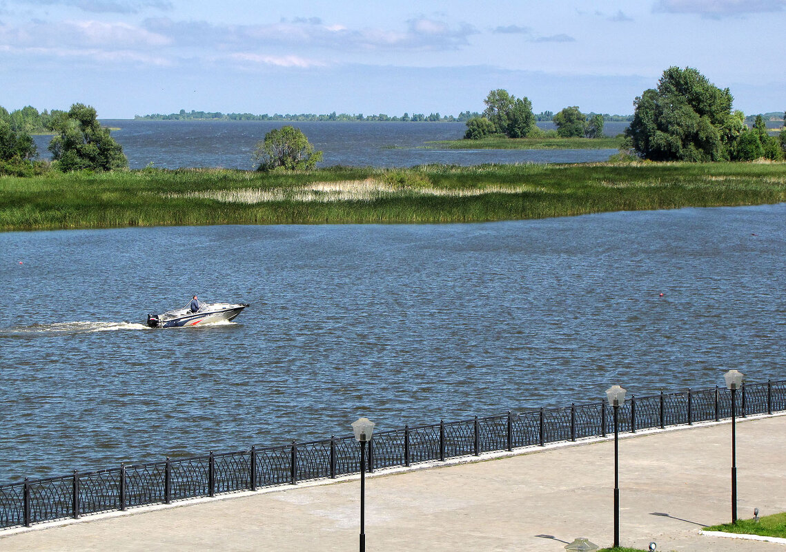 Волга у Туристического причала - Александр Ильчевский Волга у Туристического причала - Александр Ильчевский