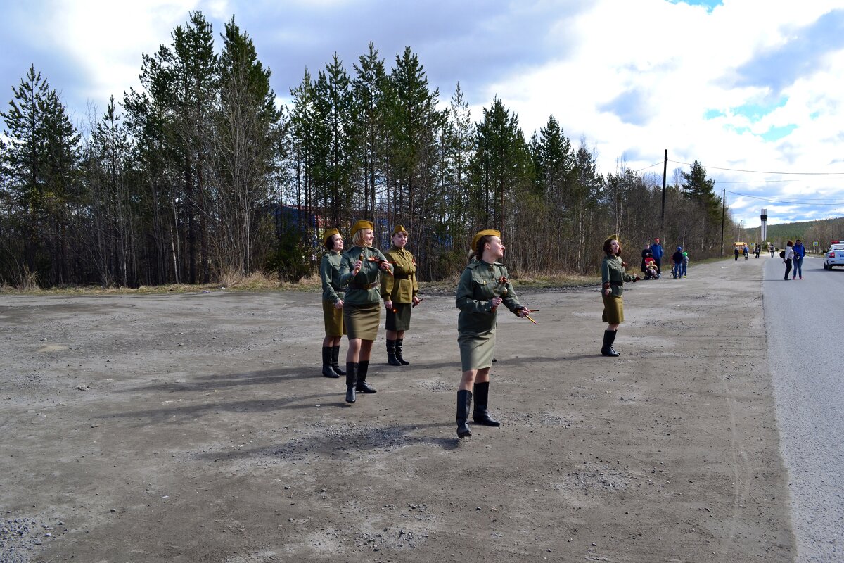Праздник на улицах города - Ольга Праздник на улицах города - Ольга