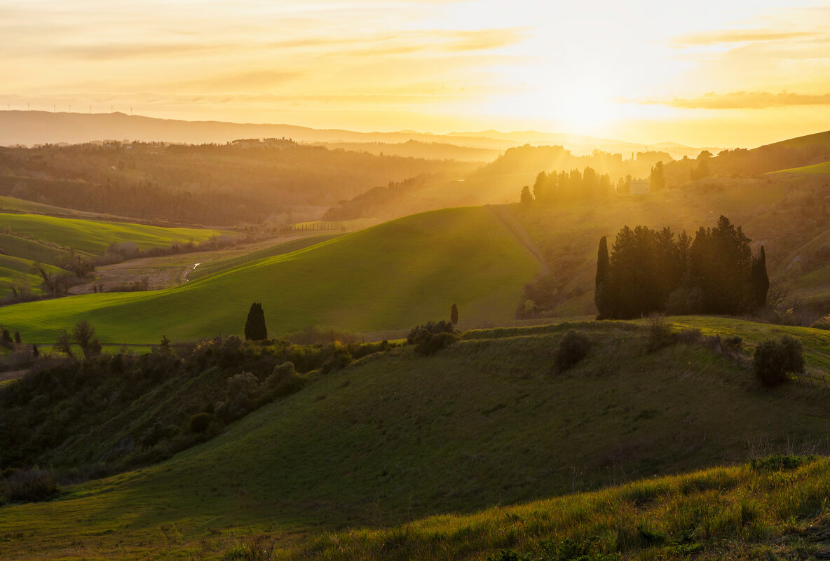 Закат над холмами - Алекс Римский Закат над холмами - Алекс Римский
