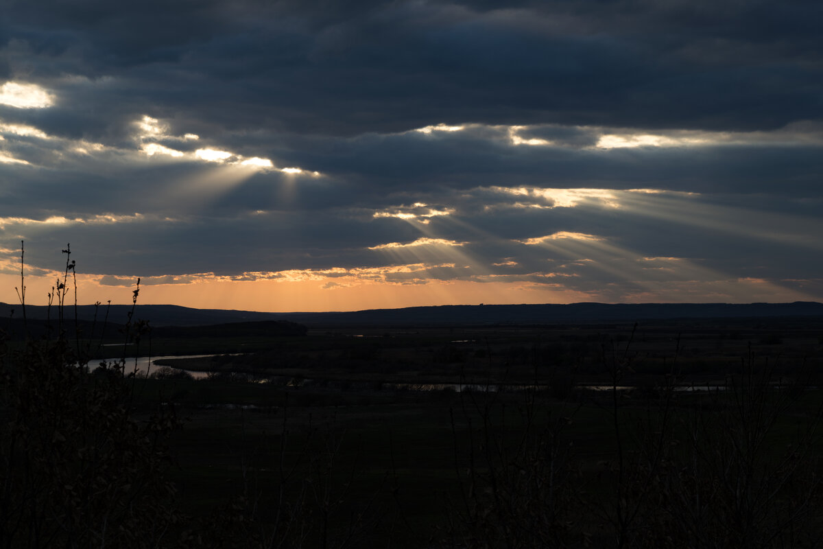 *** - Alexandr Khizhniak