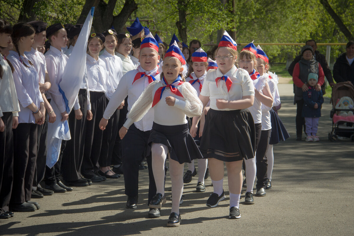 отряд на марше - Николай Иванович Щенов