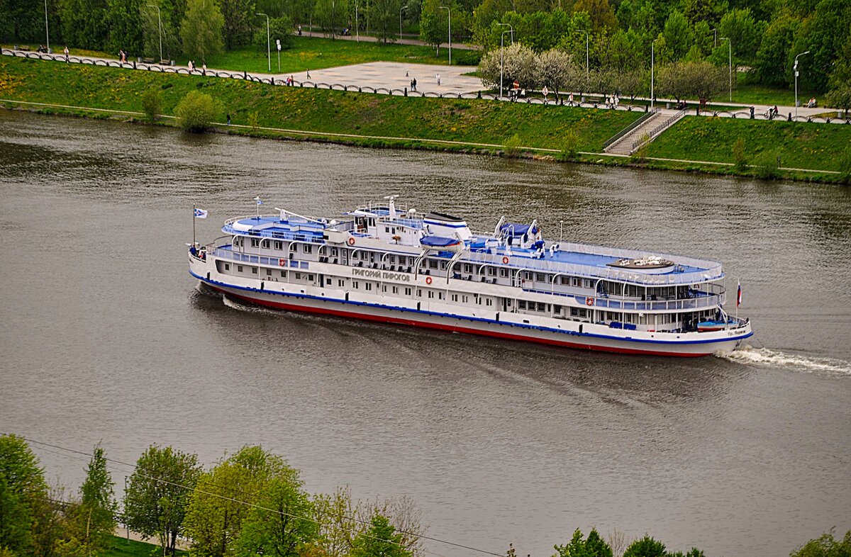 Григорий Пирогов спешит в Южный речной вокзал - ему доверено открытие сезона ! - Анатолий Колосов