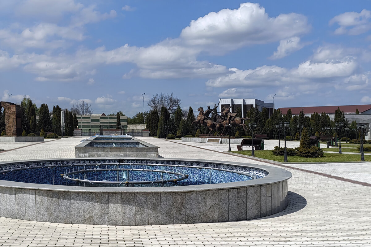 Назрань. Мемориал "Девять башен" - Gen Назрань. Мемориал "Девять башен" - Gen