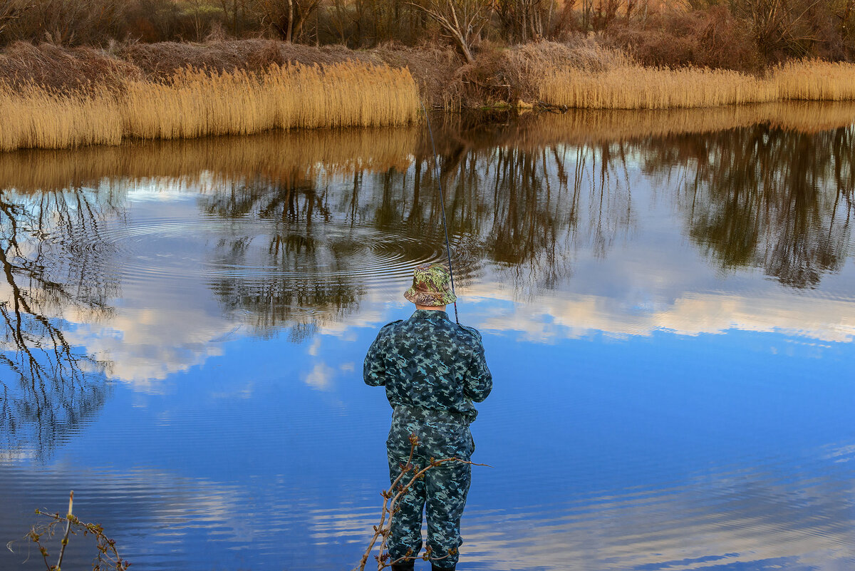 На рыбалке... - Влад Никишин