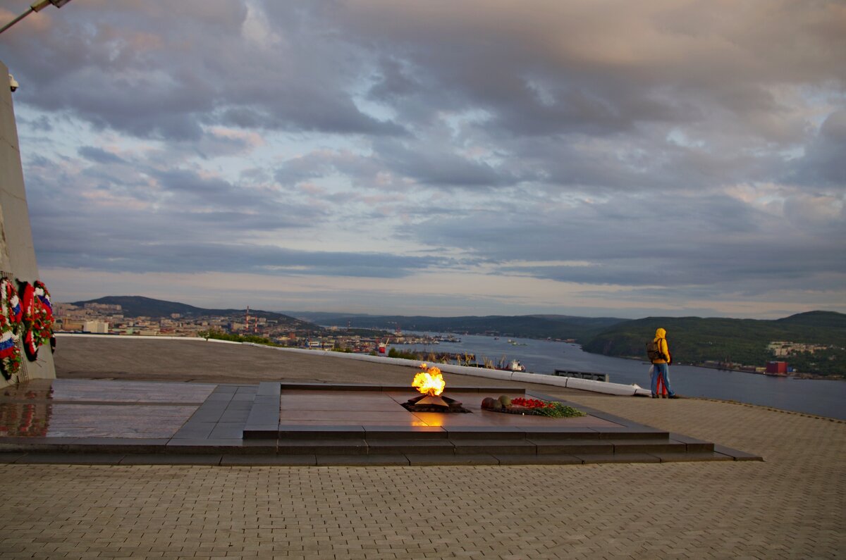 Вечный огонь в Мурманске - Сергей Швечков Вечный огонь в Мурманске - Сергей Швечков