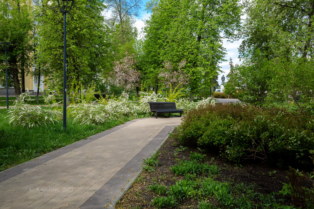 Лавочка для отдыха на улице - Александр Синдерёв