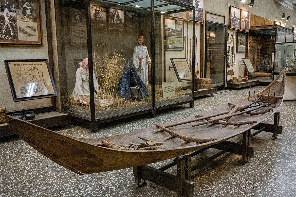 По залам музея - Ирина Соловьёва По залам музея - Ирина Соловьёва