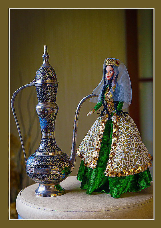 Девушка с кувшином - Владимир Кроливец Девушка с кувшином - Владимир Кроливец