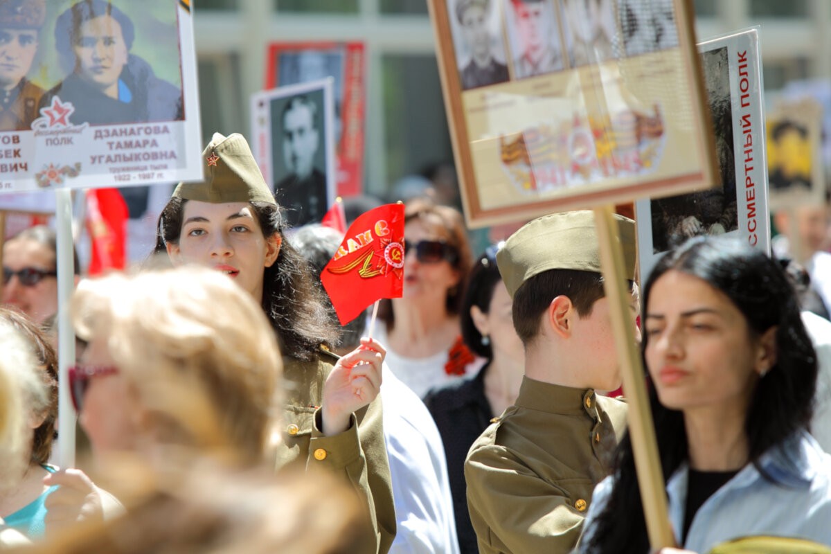 Бессмертный полк во Владикавказе 9 мая 2025 года. - Олег Стасенко Бессмертный полк во Владикавказе 9 мая 2025 года. - Олег Стасенко