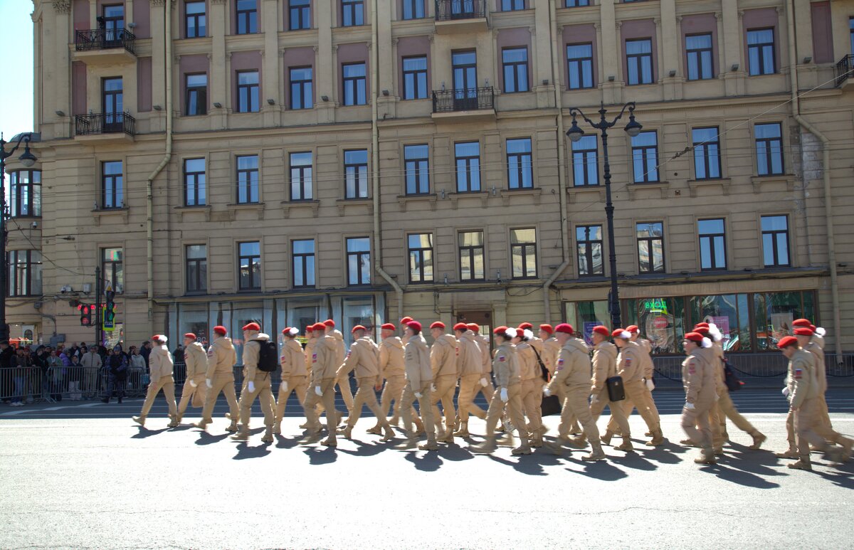 Подготовка к параду в Санкт-Петербурге, 9 мая - Танзиля Завьялова Подготовка к параду в Санкт-Петербурге, 9 мая - Танзиля Завьялова