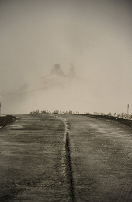 Гергети в утреннем тумане - Осень Гергети в утреннем тумане - Осень