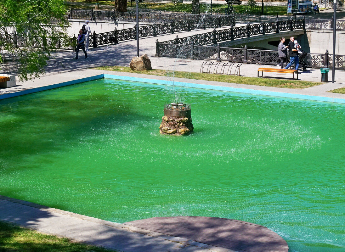 Фонтан в парке - Валентин Семчишин