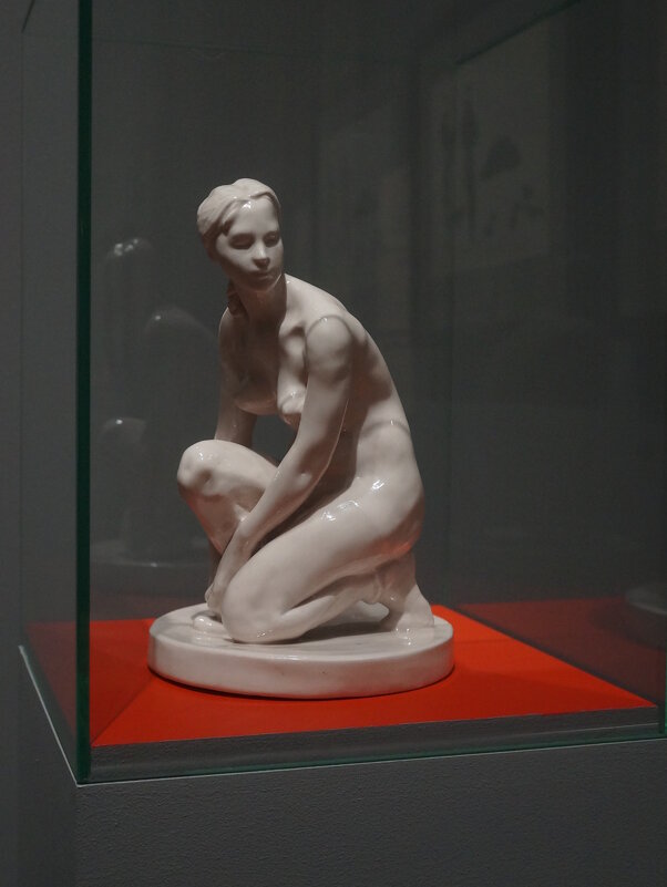 фигура "Перед забегом" / автор модели А. Дейнека / Дулевский фарфоровый завод / 1955 - zavitok *