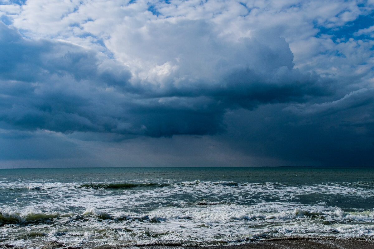 Грозное небо - Георгий А