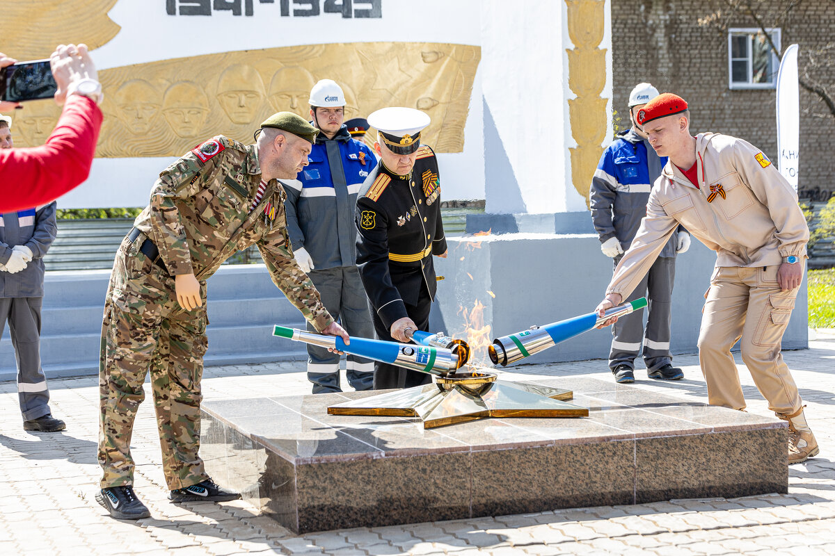 Церемония зажжения Вечного огня - Юрий Глушков