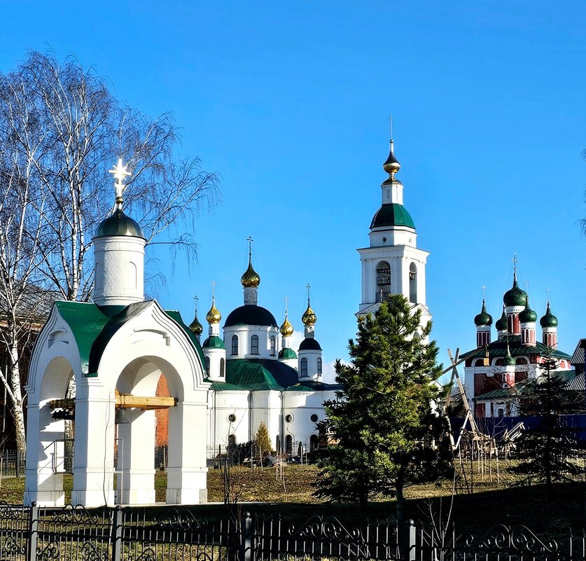 Углич. Богоявленский монастырь - Михаил Свиденцов Углич. Богоявленский монастырь - Михаил Свиденцов