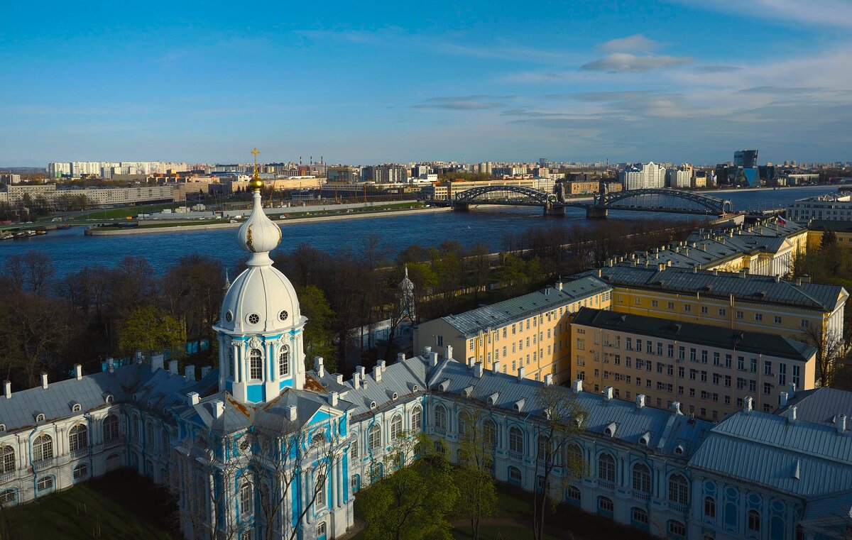 Вид на Неву и Большеохтинский мост (смотровая площадка Смольного собора) - Магомед . Вид на Неву и Большеохтинский мост (смотровая площадка Смольного собора) - Магомед .