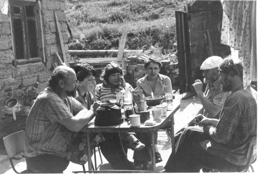 Легендарный в Коктебеле на "Киселёвке" 1970-х Юрий Киселёв (слева). - Игорь Олегович Кравченко Легендарный в Коктебеле на "Киселёвке" 1970-х Юрий Киселёв (слева). - Игорь Олегович Кравченко