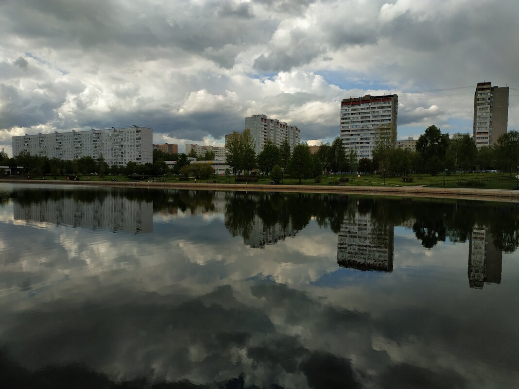 В мае я маюсь :-) - Андрей Лукьянов