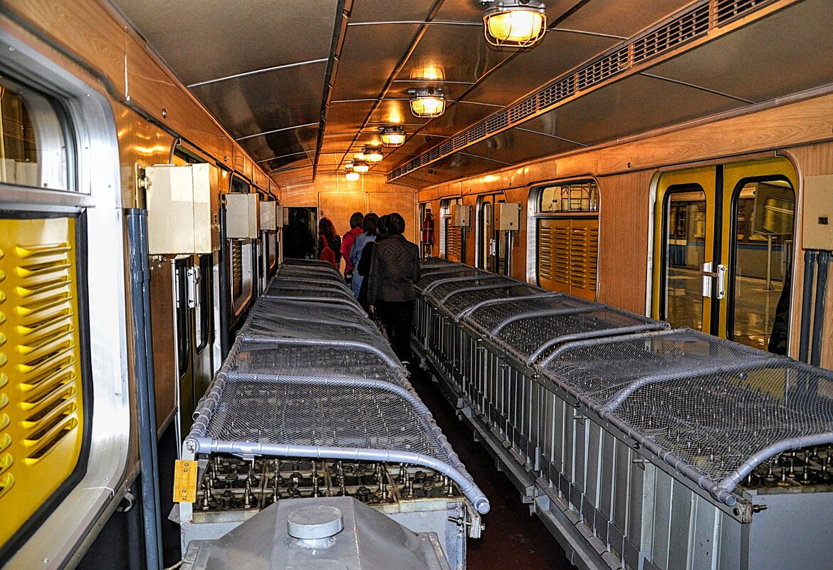 Тайны московского метро. Электровоз ВЭКА... - Анатолий Колосов