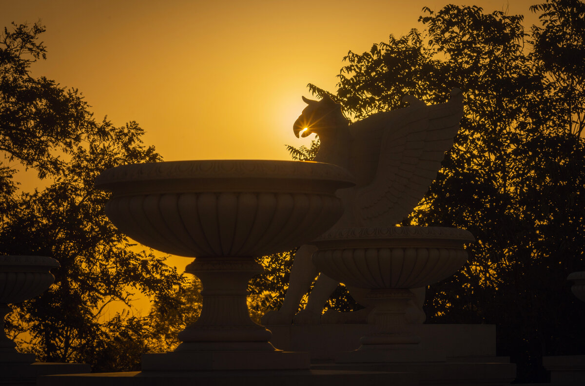 Бессмертный хранитель Боспорского солнца. - Анатолий Щербак Бессмертный хранитель Боспорского солнца. - Анатолий Щербак