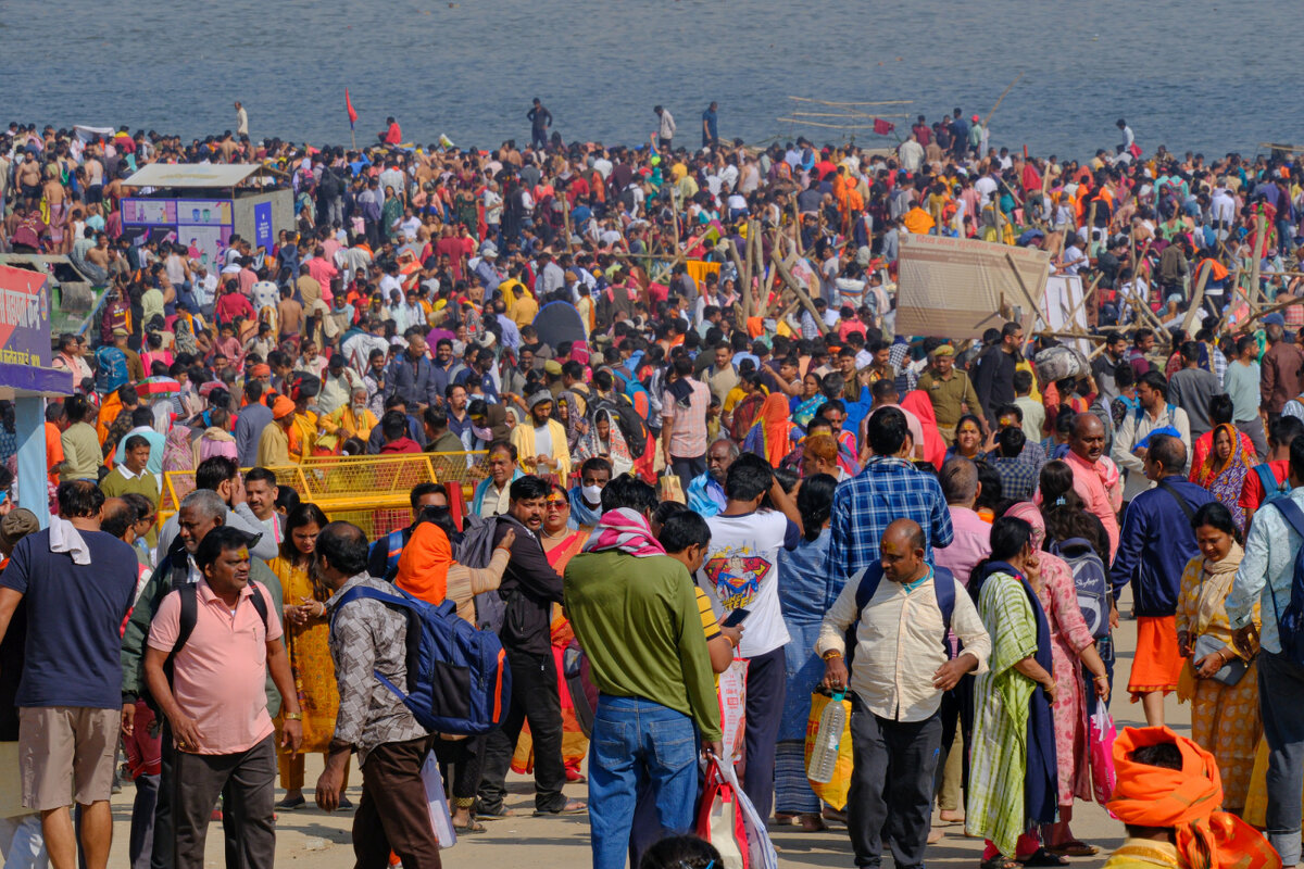 Толпа в время праздника Маха Кумбх Мела - Георгий А Толпа в время праздника Маха Кумбх Мела - Георгий А