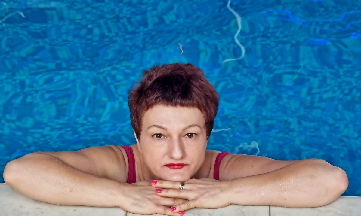 В бассейне - Лана В бассейне - Лана