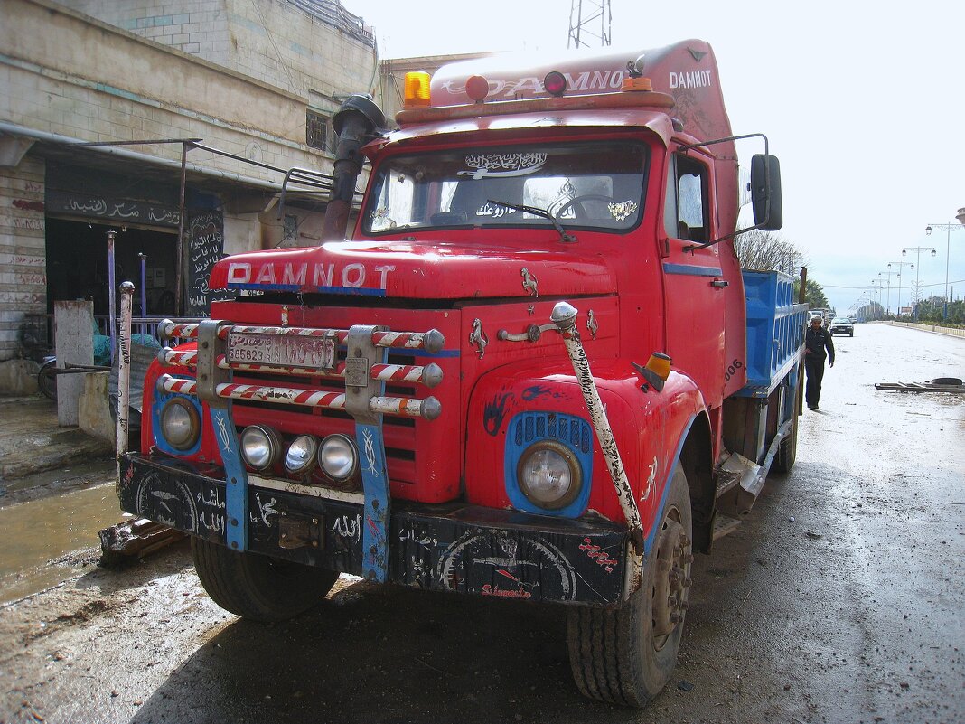 Прекрасный и классно-тюнингованный сирийский автомобиль. - unix (Илья Утропов) Прекрасный и классно-тюнингованный сирийский автомобиль. - unix (Илья Утропов)