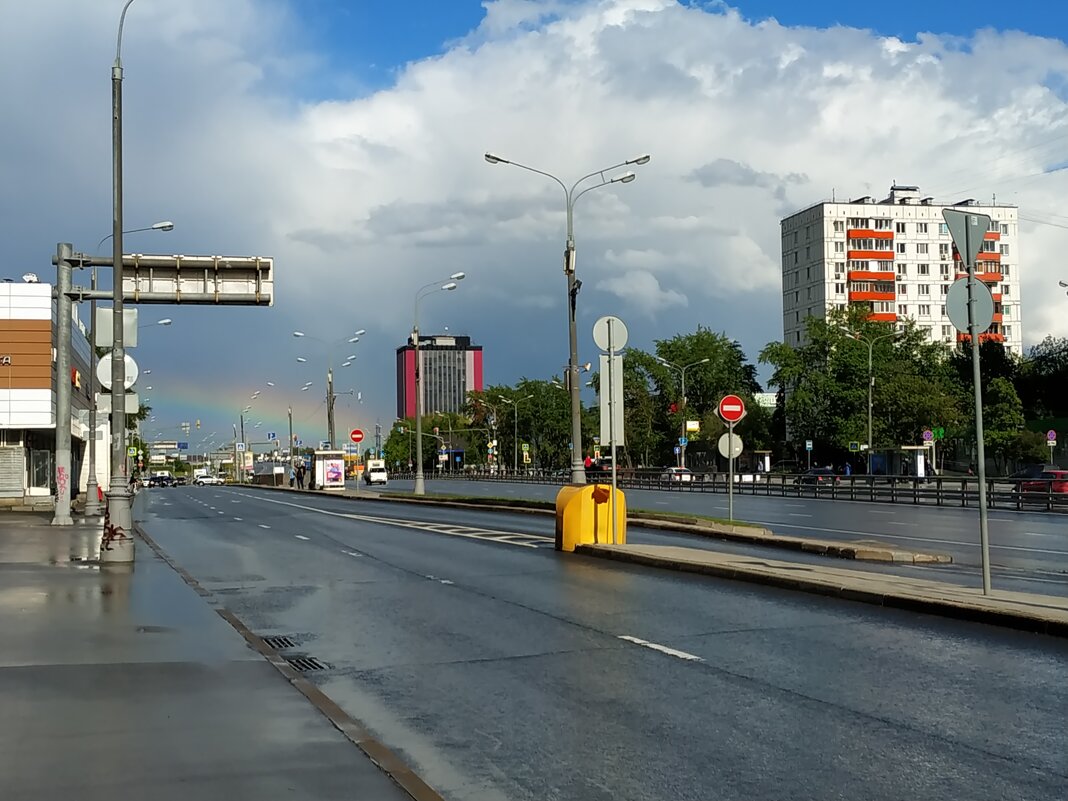 Самая низкая радуга, которую я когда-либо видел - Андрей Лукьянов Самая низкая радуга, которую я когда-либо видел - Андрей Лукьянов