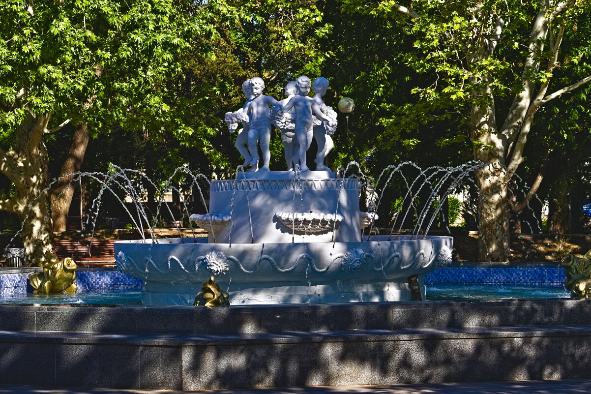 Фонтан в Комсомольском парке имени Марии Байды! - Giant Tao /