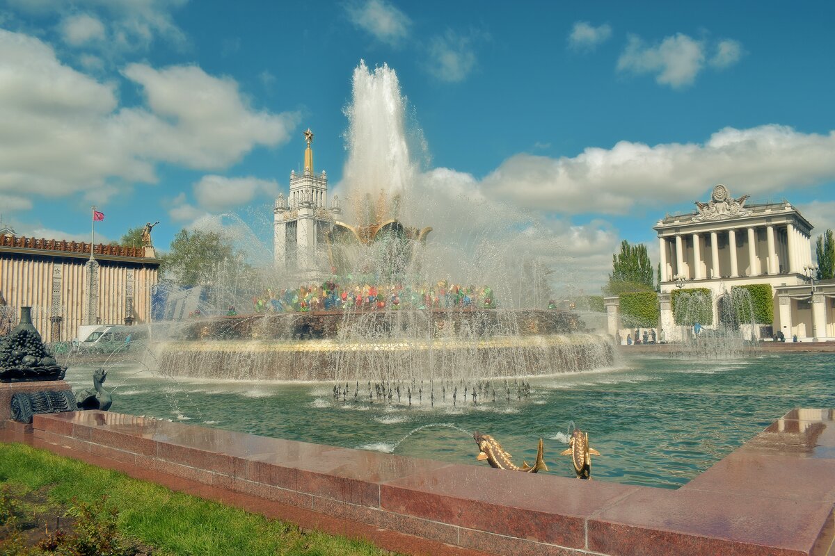 Огромный цветок из камня. - Татьяна Помогалова Огромный цветок из камня. - Татьяна Помогалова