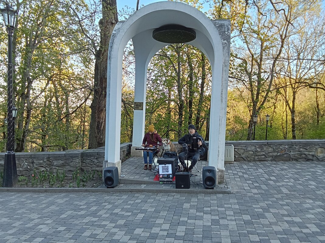 Уличные музыканты - Виктор Уличные музыканты - Виктор