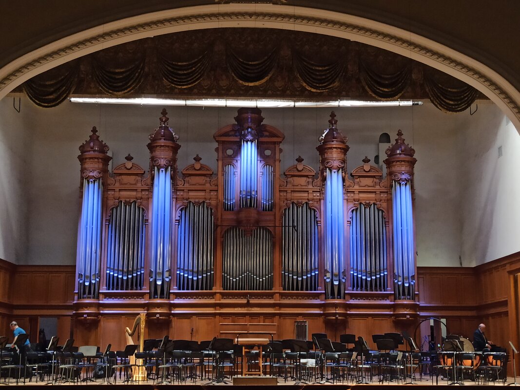 Сцена Большого зала Московской консерватории - Галина 