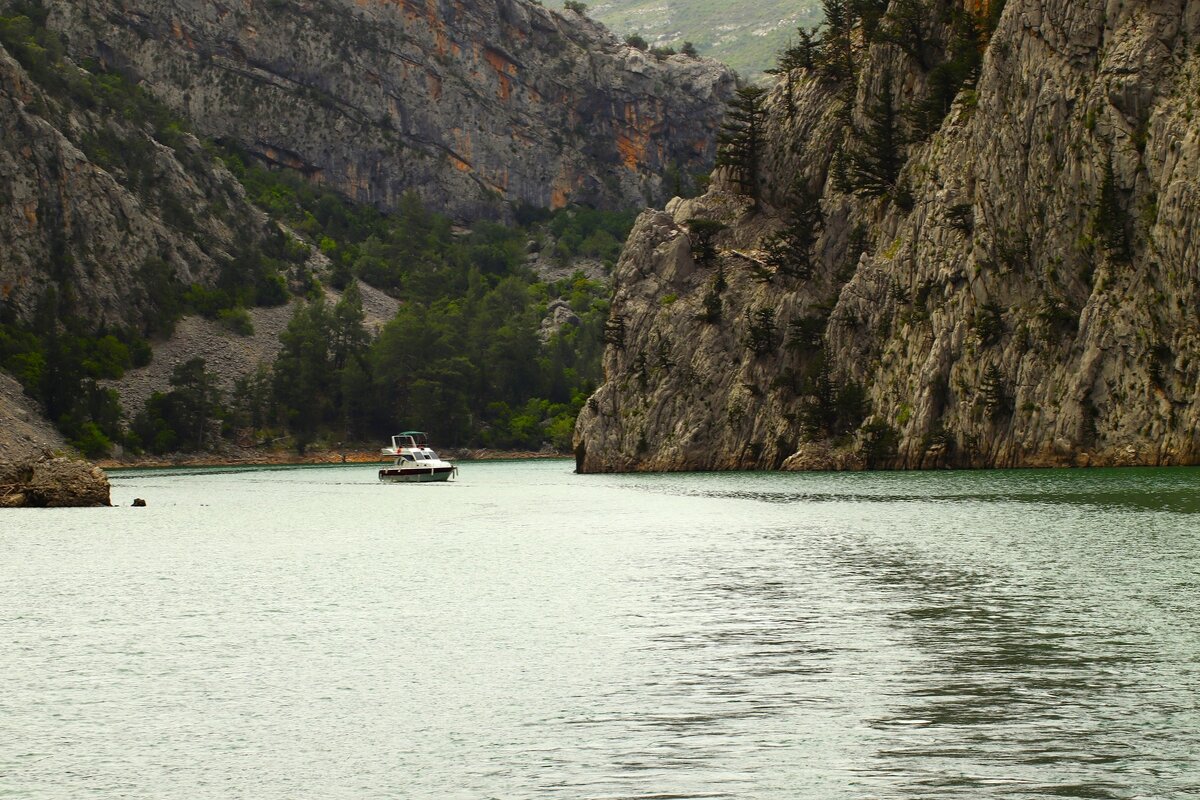 Среди скал - Юрий. Шмаков Среди скал - Юрий. Шмаков