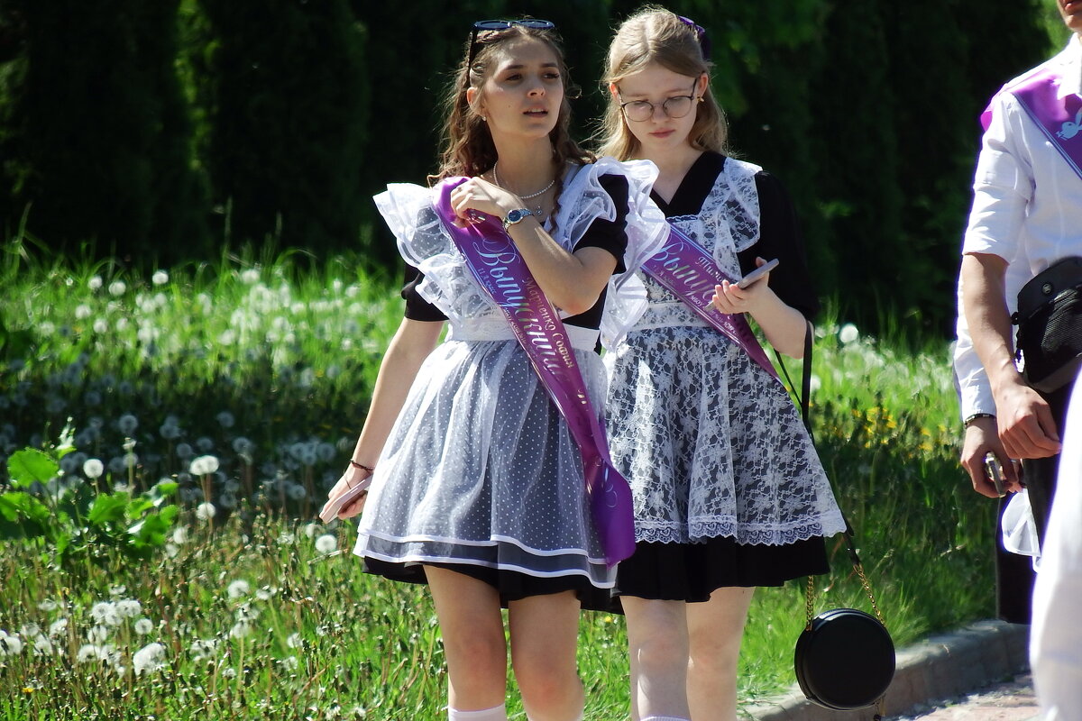 Выпускники - Вик Токарев